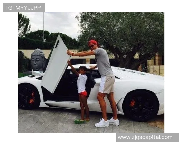 足球明星与他们的奔驰豪车背后的故事与魅力揭秘